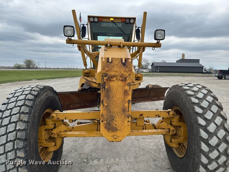 image for item DT0709 2001 Caterpillar 140H motor grader