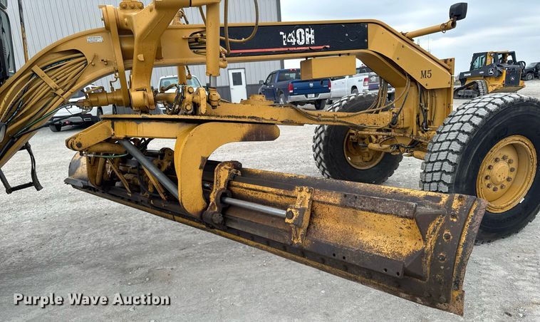 image for item DT0709 2001 Caterpillar 140H motor grader