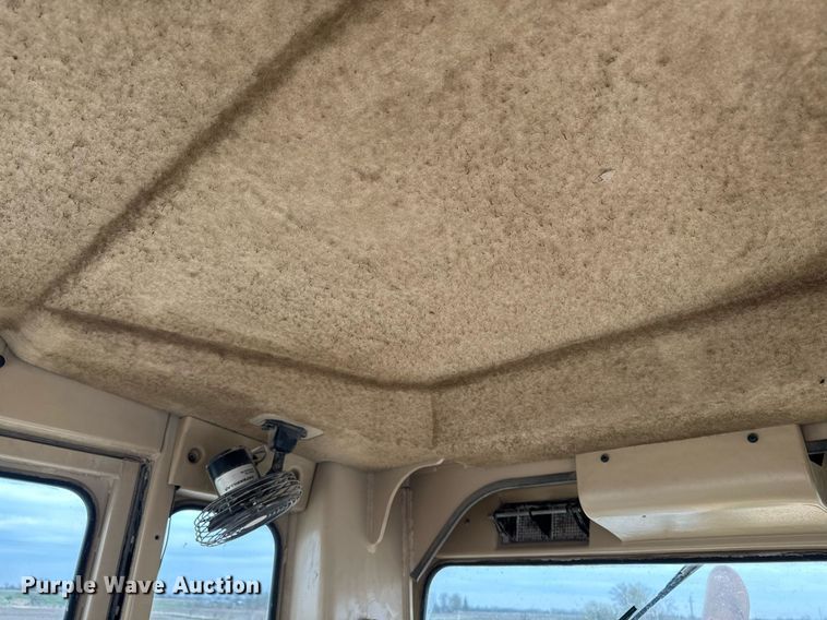 image for item DT0709 2001 Caterpillar 140H motor grader