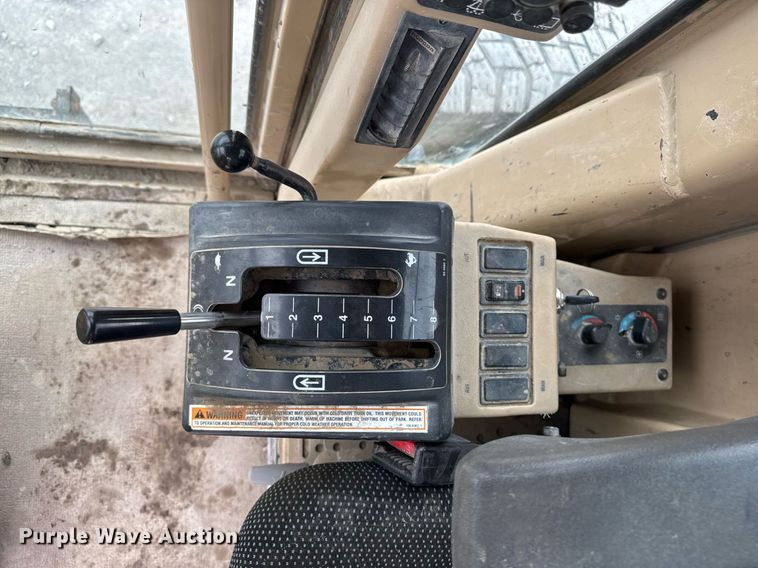 image for item DT0709 2001 Caterpillar 140H motor grader