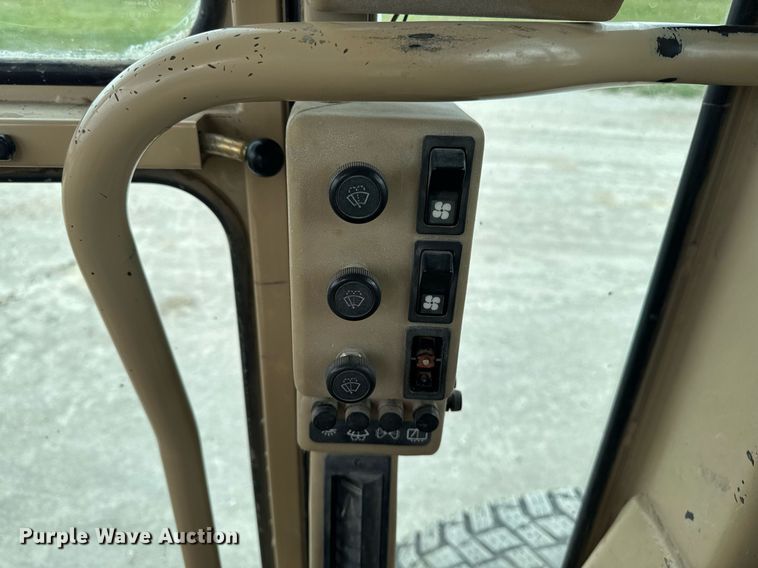 image for item DT0709 2001 Caterpillar 140H motor grader