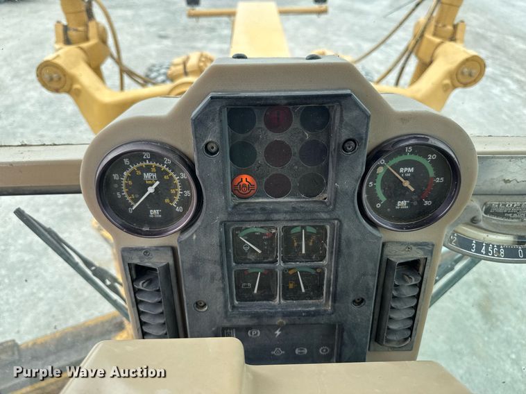 image for item DT0709 2001 Caterpillar 140H motor grader