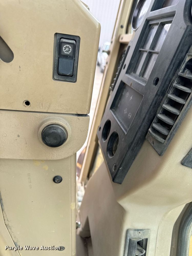 image for item DT0709 2001 Caterpillar 140H motor grader