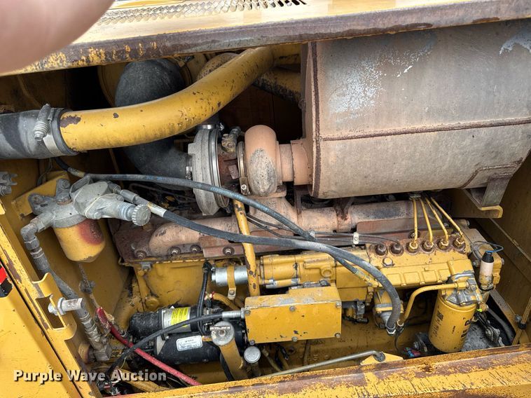 image for item DT0709 2001 Caterpillar 140H motor grader