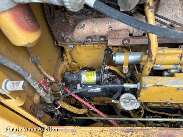 image for item DT0709 2001 Caterpillar 140H motor grader