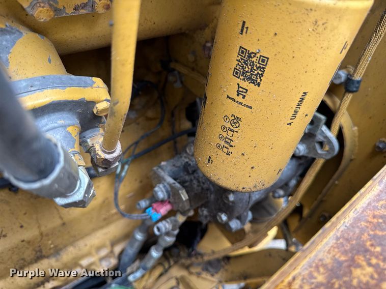 image for item DT0709 2001 Caterpillar 140H motor grader