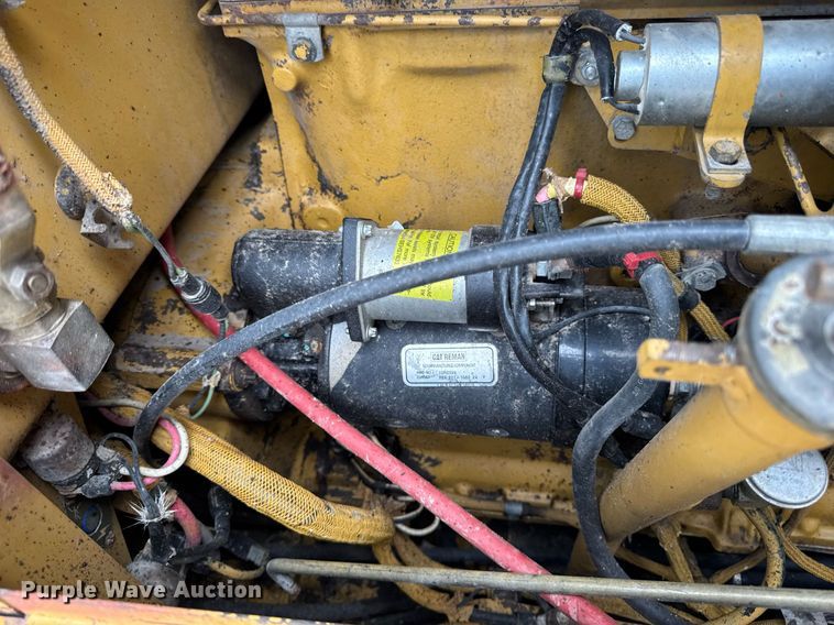 image for item DT0709 2001 Caterpillar 140H motor grader