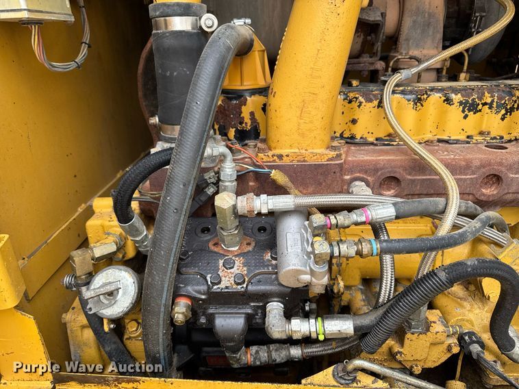 image for item DT0709 2001 Caterpillar 140H motor grader