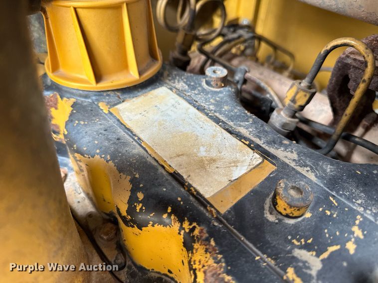 image for item DT0709 2001 Caterpillar 140H motor grader