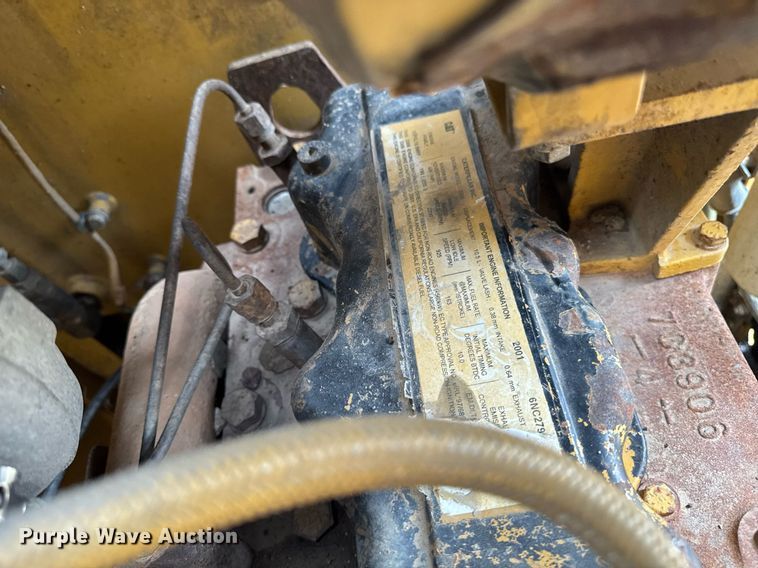 image for item DT0709 2001 Caterpillar 140H motor grader