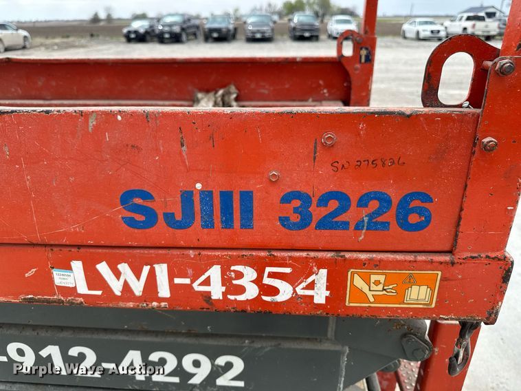 image for item DT0710 2006 Skyjack SJIII 3226 scissor lift