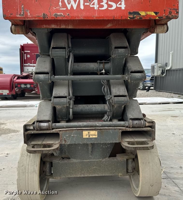 image for item DT0710 2006 Skyjack SJIII 3226 scissor lift