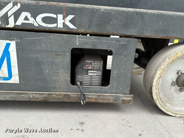 image for item DT0710 2006 Skyjack SJIII 3226 scissor lift