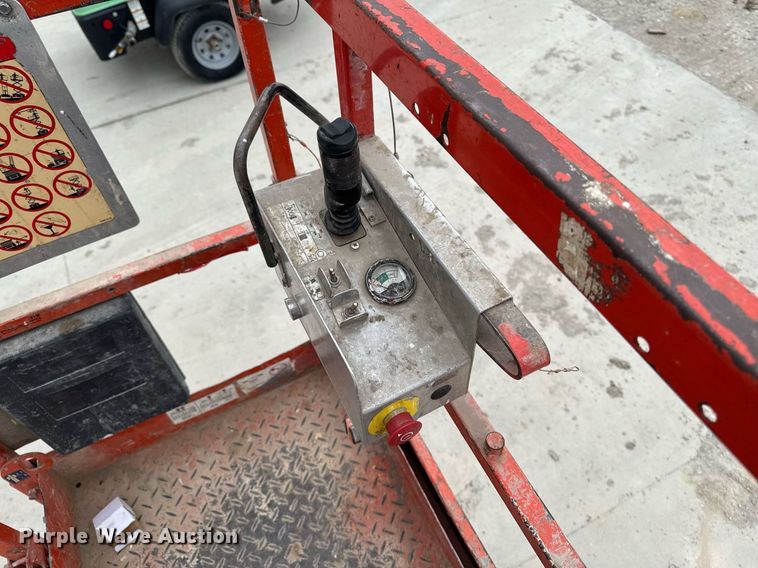 image for item DT0710 2006 Skyjack SJIII 3226 scissor lift