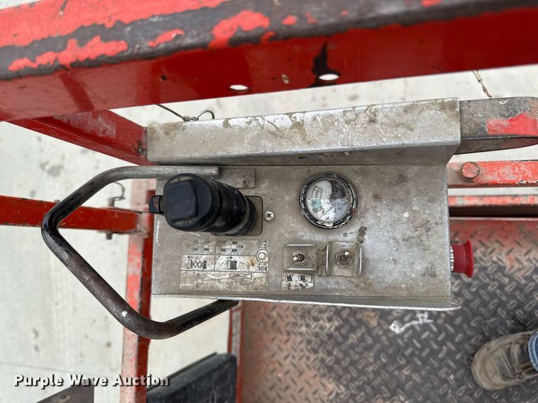 image for item DT0710 2006 Skyjack SJIII 3226 scissor lift