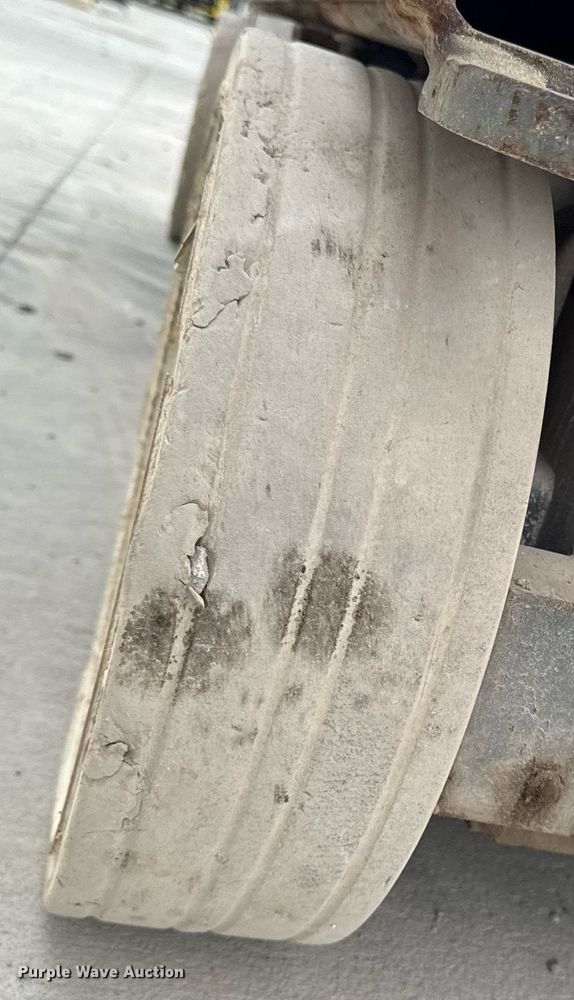 image for item DT0710 2006 Skyjack SJIII 3226 scissor lift