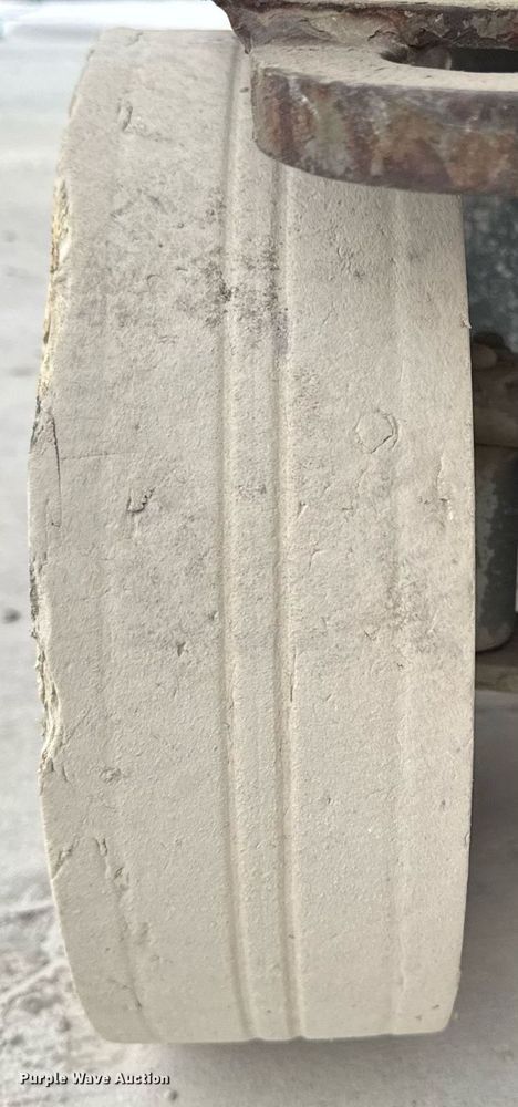 image for item DT0710 2006 Skyjack SJIII 3226 scissor lift