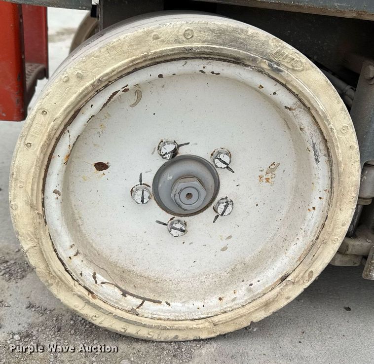 image for item DT0710 2006 Skyjack SJIII 3226 scissor lift