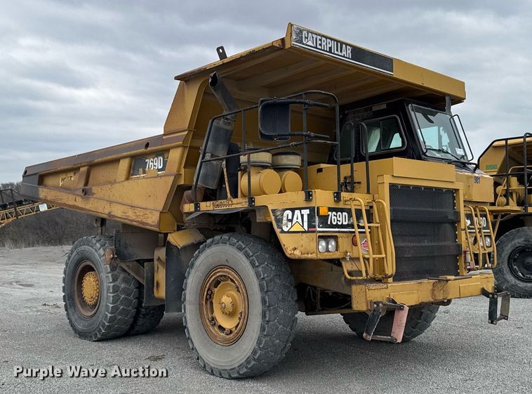 image for item DT0711 2004 Caterpillar 769D haul truck