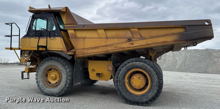 image for item DT0711 2004 Caterpillar 769D haul truck