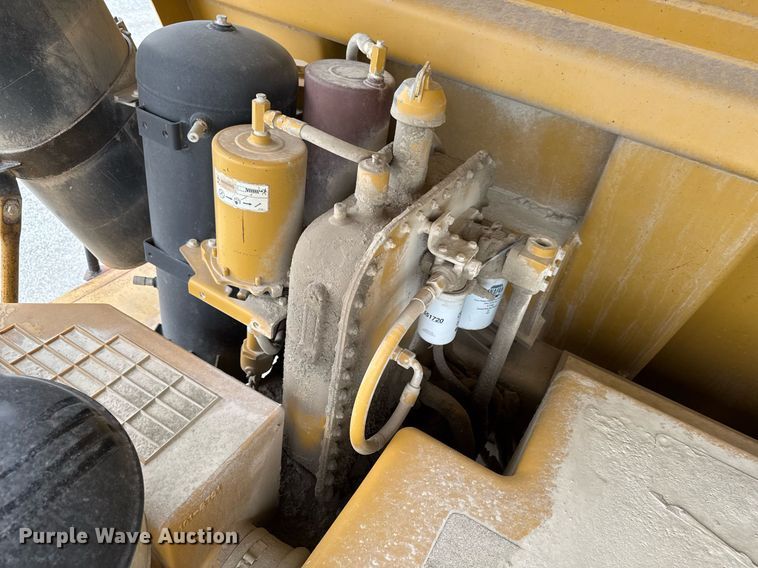 image for item DT0711 2004 Caterpillar 769D haul truck