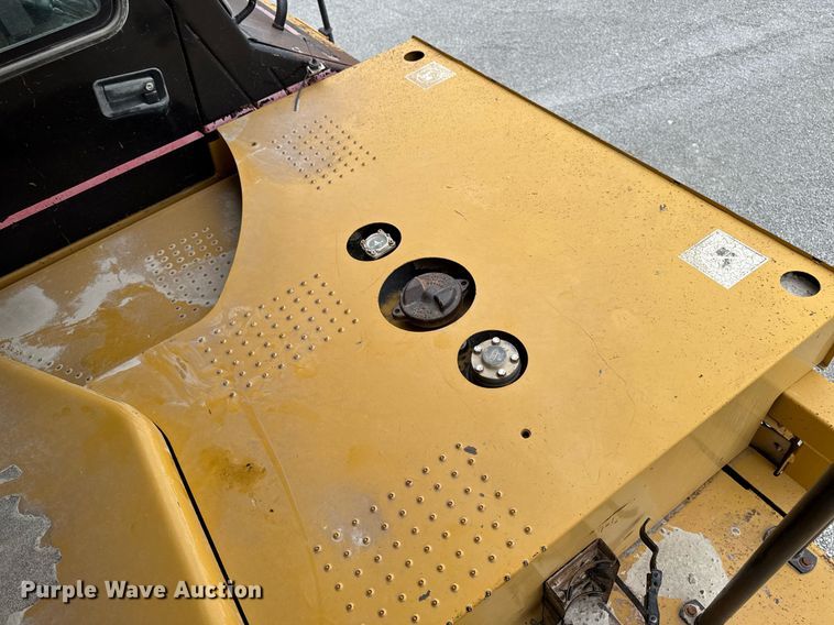 image for item DT0711 2004 Caterpillar 769D haul truck