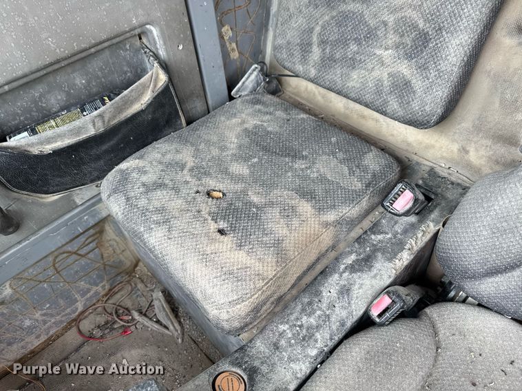 image for item DT0711 2004 Caterpillar 769D haul truck