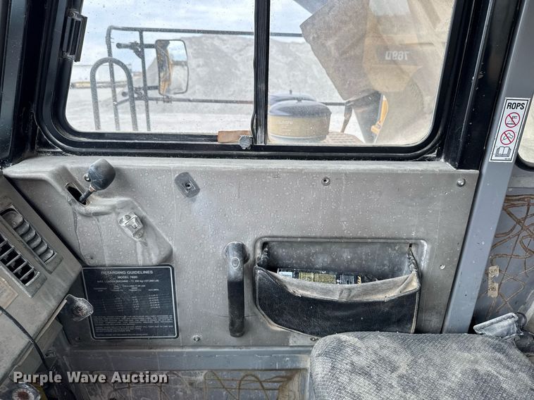 image for item DT0711 2004 Caterpillar 769D haul truck