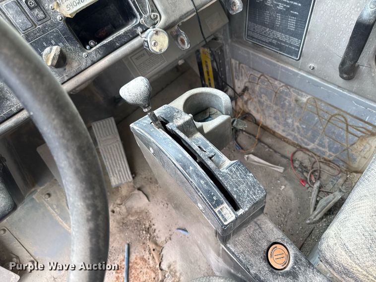 image for item DT0711 2004 Caterpillar 769D haul truck