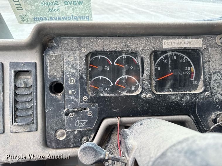 image for item DT0711 2004 Caterpillar 769D haul truck