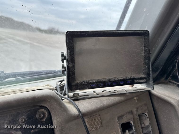 image for item DT0711 2004 Caterpillar 769D haul truck