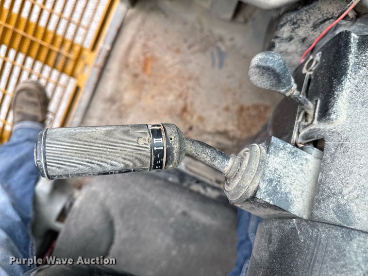 image for item DT0711 2004 Caterpillar 769D haul truck