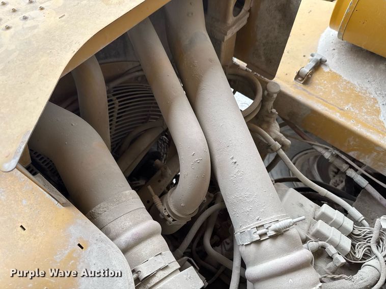 image for item DT0711 2004 Caterpillar 769D haul truck