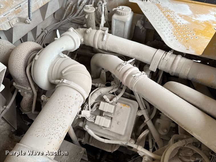 image for item DT0711 2004 Caterpillar 769D haul truck