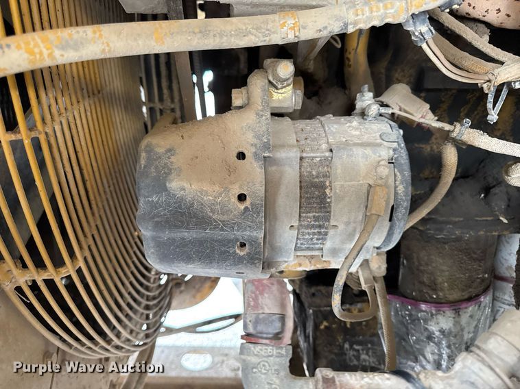 image for item DT0711 2004 Caterpillar 769D haul truck