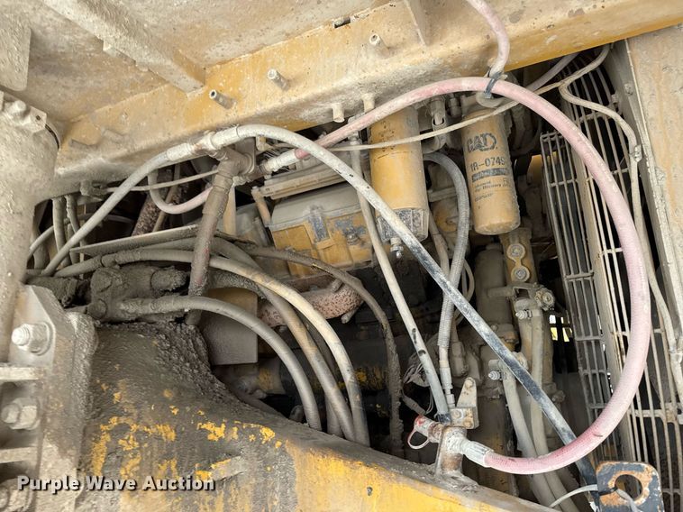 image for item DT0711 2004 Caterpillar 769D haul truck