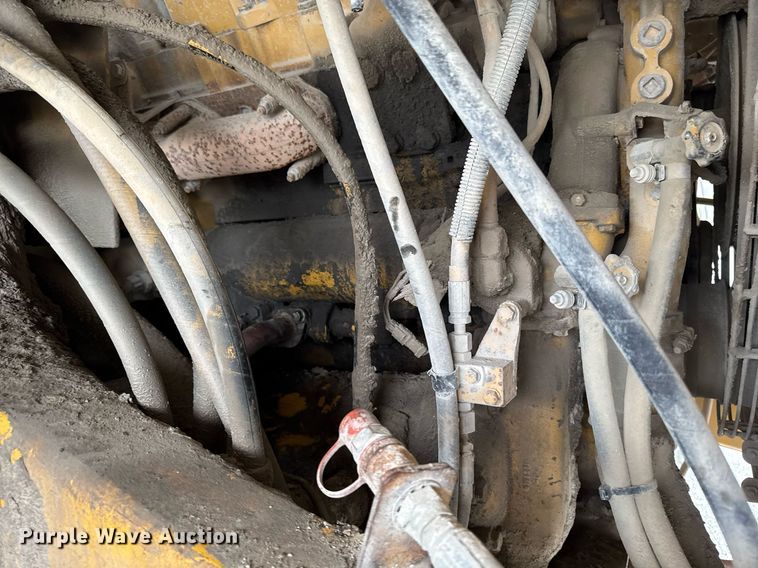 image for item DT0711 2004 Caterpillar 769D haul truck