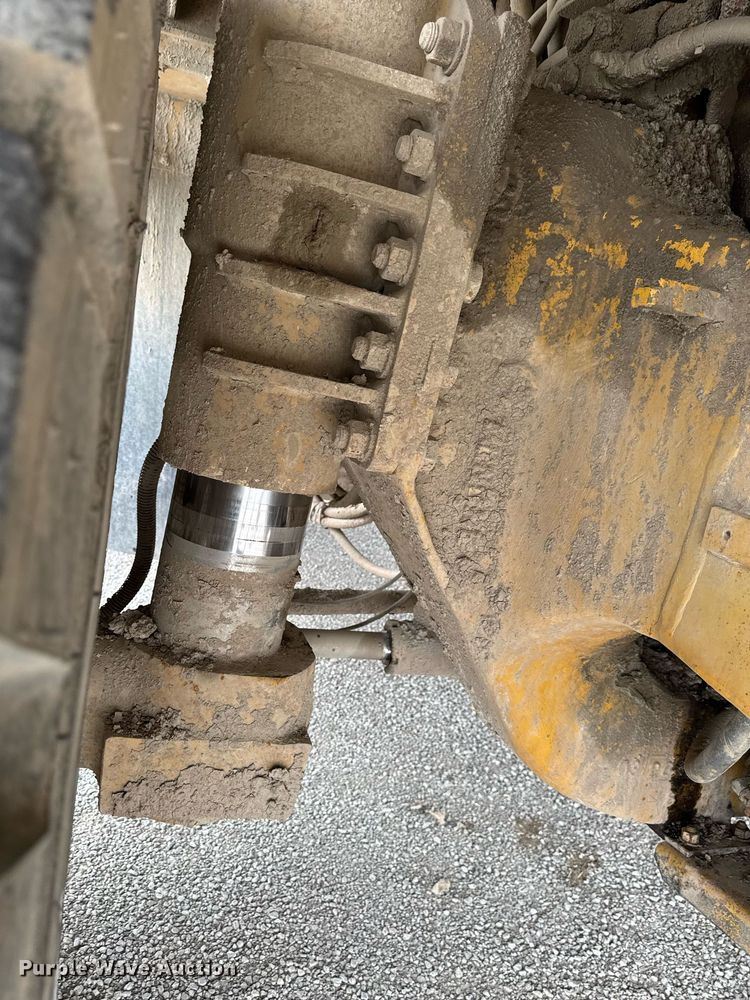 image for item DT0711 2004 Caterpillar 769D haul truck