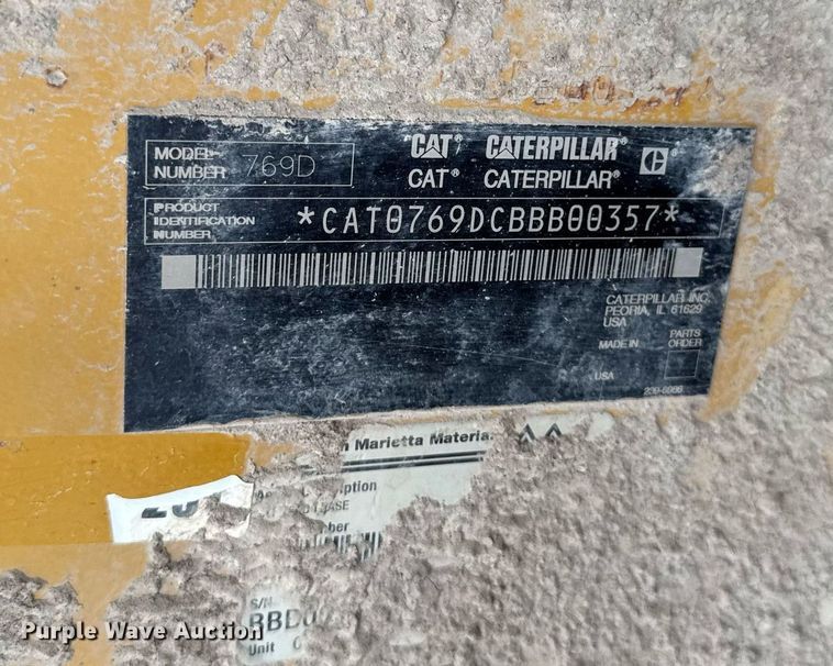image for item DT0711 2004 Caterpillar 769D haul truck