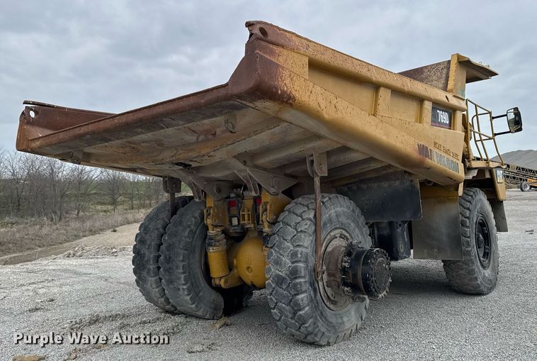 image for item DT0712 2001 Caterpillar 769D haul truck
