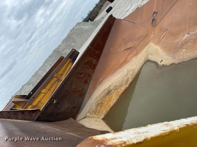 image for item DT0712 2001 Caterpillar 769D haul truck