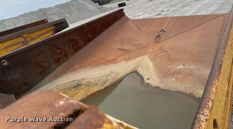 image for item DT0712 2001 Caterpillar 769D haul truck