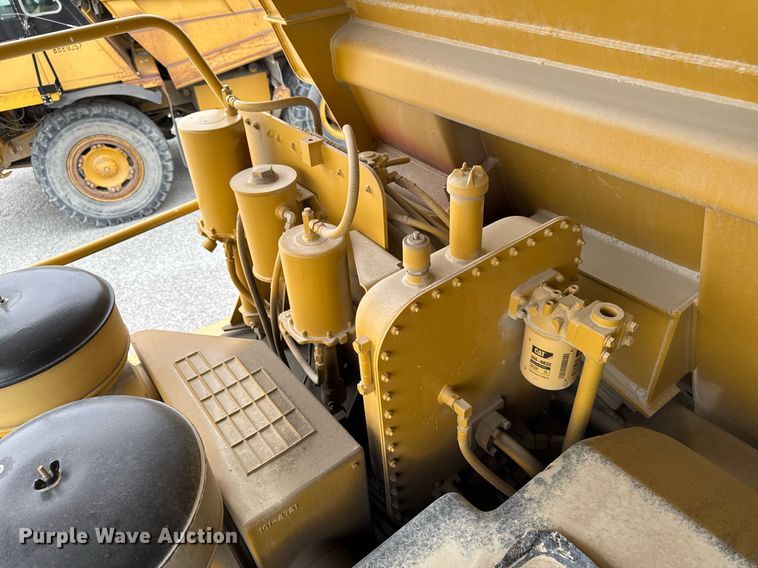 image for item DT0712 2001 Caterpillar 769D haul truck