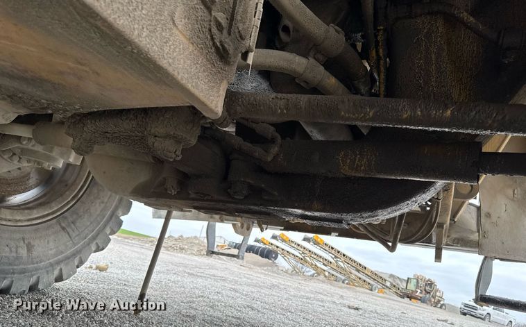 image for item DT0712 2001 Caterpillar 769D haul truck