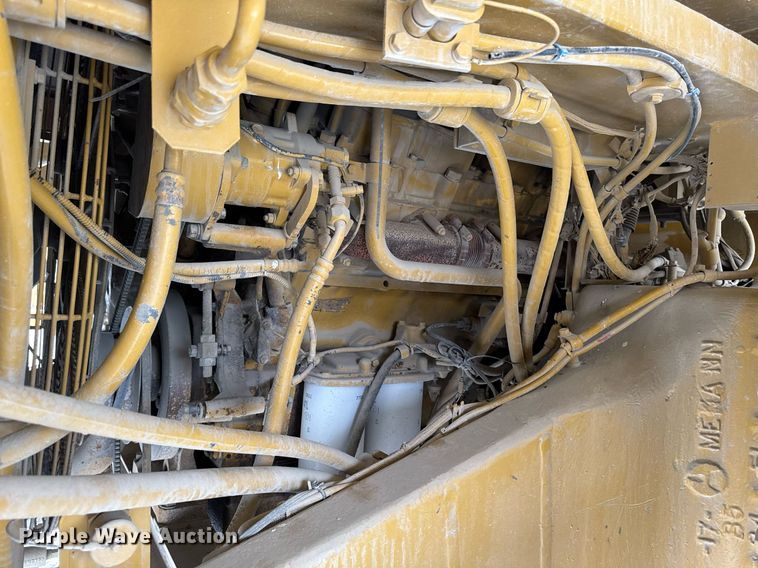 image for item DT0712 2001 Caterpillar 769D haul truck