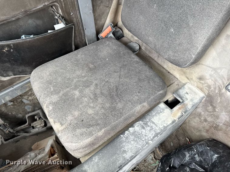 image for item DT0712 2001 Caterpillar 769D haul truck