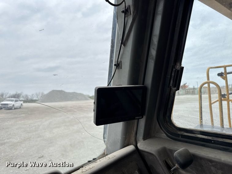 image for item DT0712 2001 Caterpillar 769D haul truck