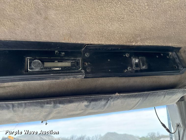 image for item DT0712 2001 Caterpillar 769D haul truck