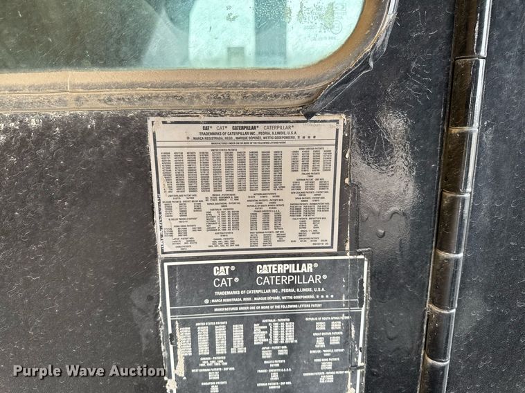 image for item DT0712 2001 Caterpillar 769D haul truck