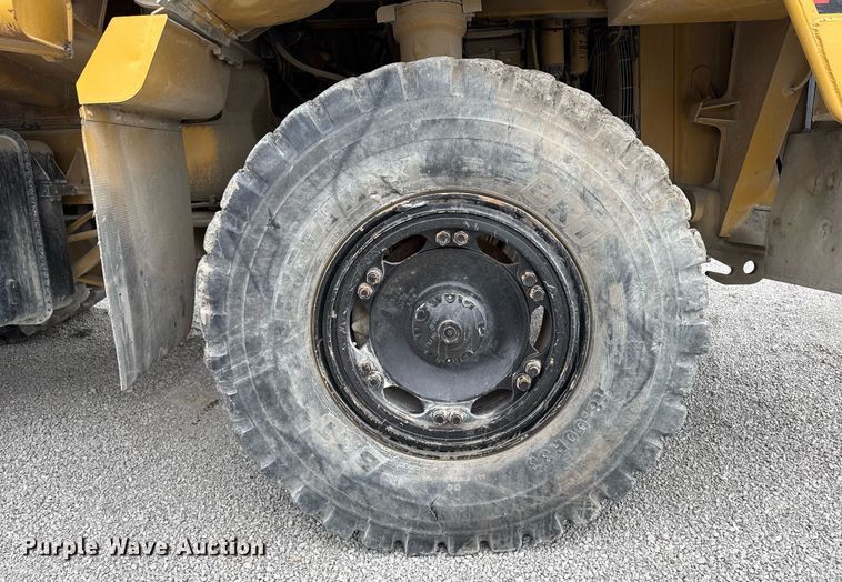 image for item DT0712 2001 Caterpillar 769D haul truck